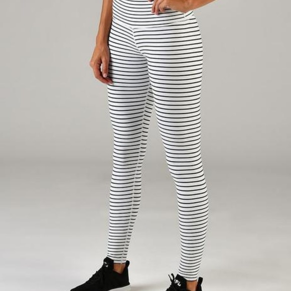 ❌ SOLD ‼️ Quiet Stripe Legging - Picture 4 of 4